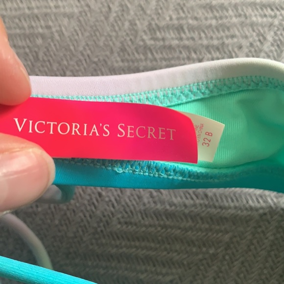 Victoria Secret 32B Swim Top - Picture 4 of 4